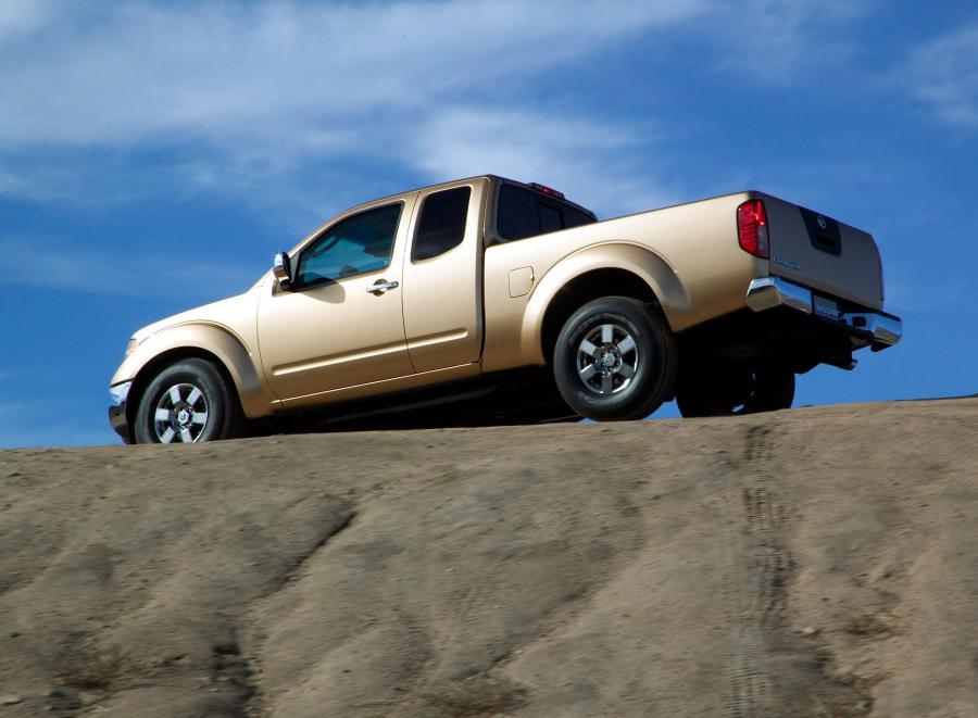  Nissan Frontier King Cab 2005 года  (фото 5 из 17)